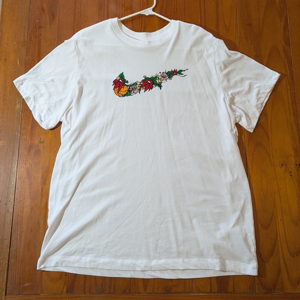 Nike Men’s Dri-FIT T-Shirt with Floral Swoosh – White, Size XL Style: DV1214-100